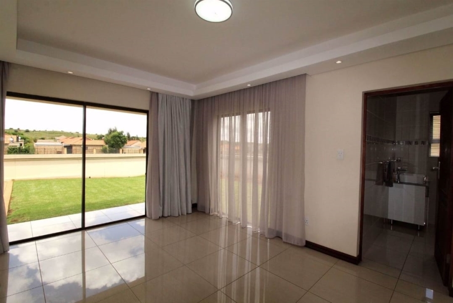 5 Bedroom Property for Sale in Lilyvale Free State